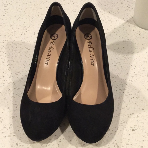 Bella~Vita Black Block Heel Pumps - Picture 2 of 3